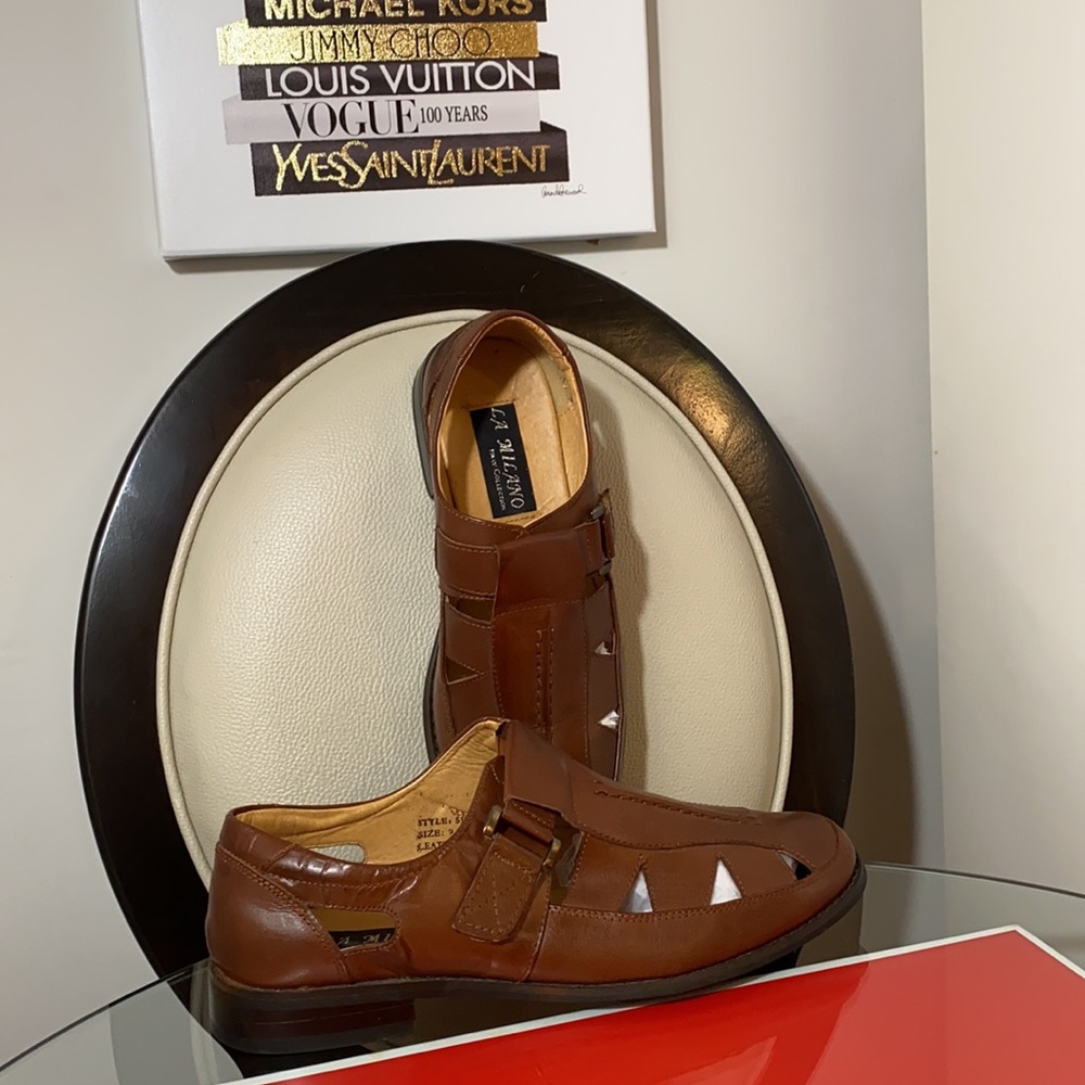 LA Milano Italy collection men’s shoes like new in good condition.